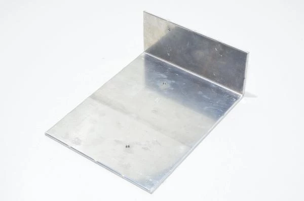 Aluminium L-panel 230x180x80x4mm with 2x M6 and 4x M4 holes