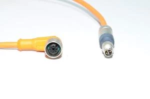 Anturikaapeli IFM E10304 jossa valettu muovinen kulmamallin A-koodattu suojaamaton 4-pin naaras M12 + Harting Harax M8-S 21 01 130 4061 3pin uros M8 anturiliittimet