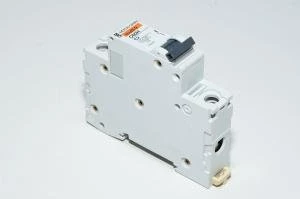 2A 1-vaihe C-tyypin automaattisulake / johdonsuojakatkaisija Merlin Gerin multi9 C60H C2 230VAC / 400VAC