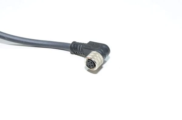 Anturikaapeli IFM E11200 jossa valettu muovinen kulmamallin suojaamaton 4-pin naaras M8 anturiliitin