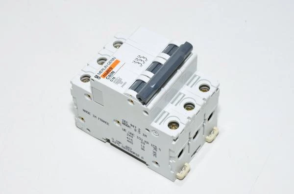 16A 3-vaihe C-tyypin automaattisulake / johdonsuojakatkaisija Merlin Gerin multi9 C60N C16 230VAC / 400VAC