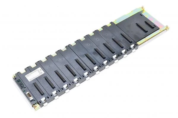 Omron Sysmac C200HW-BC101 CPU pohjayksikkö (Taustalevy jossa 1x CPU + 10x yksikönpaikkaa)