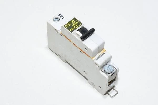 32A 1-vaihe U-tyypin automaattisulake / johdonsuojakatkaisija AEG Elfa E81 Nr 42 U32A 240VAC / 415VAC