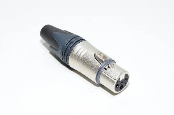 3pin 16A 50VAC naaras hopea Neutrik NC3FXX lukittava XLR signaaliliitin 3,5-8mm kaapeleille *uusi*