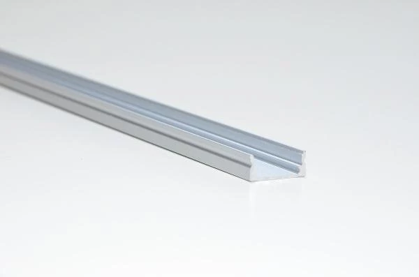 SS7071 alumiininen LED nauhan asennusprofiili, pinta-asennettava, 2500mm *uusi*