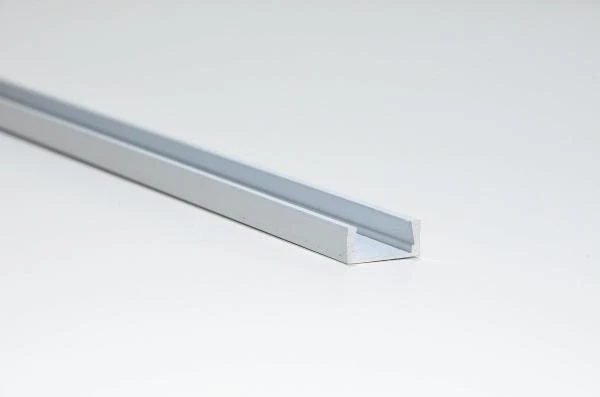 SS6061 alumiininen LED nauhan asennusprofiili, pinta-asennettava, 2500mm *uusi*