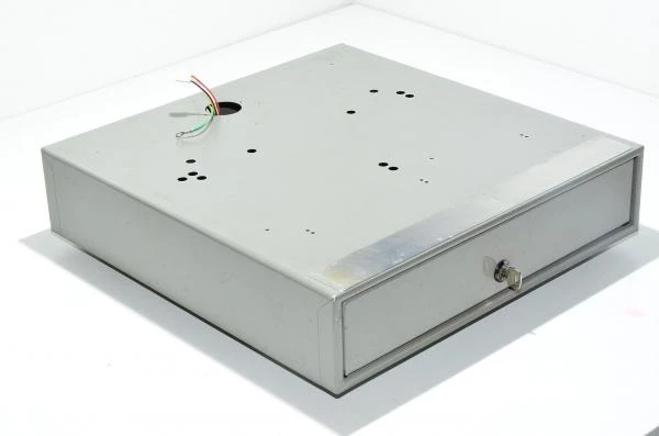 Harmaa solenoidiohjattu lukittava kassalaatikko kolikkoputkien hajoitusliuskalla (1x avain)