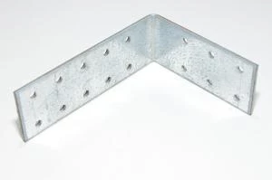 90x120x40x3mm teräksinen kulmarauta jossa 16x 5mm reikiä