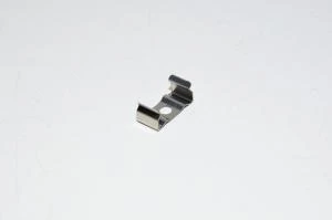 SS-AL-PR-BRACKET-2 teräksinen asennuskiinnike SS7042 ja SS7071 alumiinisiin LED nauhan asennusprofiileihin *uusi*