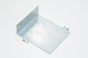Teräksinen L-paneeli 131x110x41mm, 2x 4mm reijät