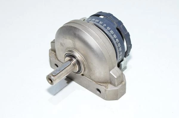 Festo DSR-25-180-P 11911 semi-rotary drive, with keyway drive shaft