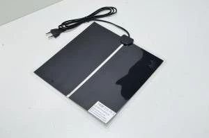 14W 3,35kΩ 230V 30-35°C lämpömatto 280x280mm, Europlugi CEE 7/16, 1.5m kaapeli *uusi*
