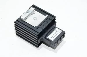 45W 110-250V Stego HG 14003 puolijohdelaitekotelolämmitin lämpötilaa rajoittavalla PTC vastuksella. jousikuormitteinen riviliitin *uusi*