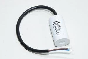 Miflex MKSP-5P I150V550K-C1 5µF/500VAC 28x51mm moottorin käyntikondensaattori 250mm johdoilla *uusi*