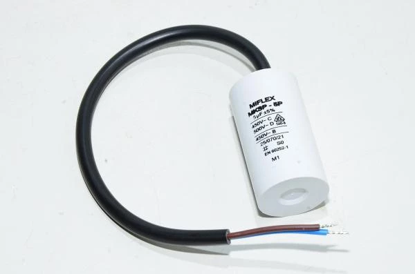 Miflex MKSP-5P I150V550K-C1 5µF/500VAC 28x51mm moottorin käyntikondensaattori 250mm johdoilla *uusi*