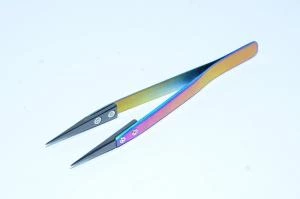 Kirjavat 129x10mm teräspinsetit 41mm suorilla mustilla kiiltäväpintaisilla keraamisilla pinsetinkärjillä *uusi*