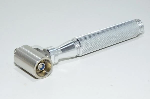25x40mm uritettu ruostumaton teräsrulla, 2x 626ZZ kuulalaakereilla ja 140mm metallikahvalla *uusi*