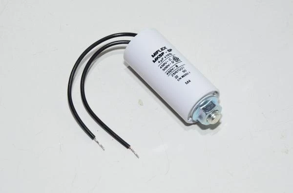 Miflex MKSP-5P I150V540K-H1 4µF/500VAC 25x53mm moottorin käyntikondensaattori M8 kiinnityksellä ja 100mm johdoilla *uusi*