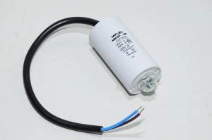 Miflex MKSP-5P I15KV610K-D 10µF/500VAC 35x65mm moottorin käyntikondensaattori M8 kiinnityksellä ja 250mm johdoilla *uusi*