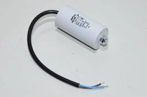Miflex MKSP-5P I15KV618K-D 18µF/500VAC 40x83mm moottorin käyntikondensaattori M8 kiinnityksellä ja 250mm johdoilla *uusi*