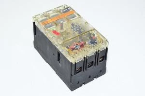 Klöcner Moeller NZMH4-40 25-40A / 260-500A lämpö-magneettinen moottorin irtikytkentäkytkin + NHI22 2x NO apukärjet
