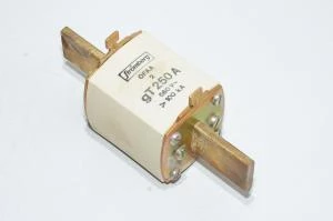 250A 690VAC NH2 gT 100kA Strömberg OFAA 2 knife-blade type fuse link with blow out indicator on side *new*