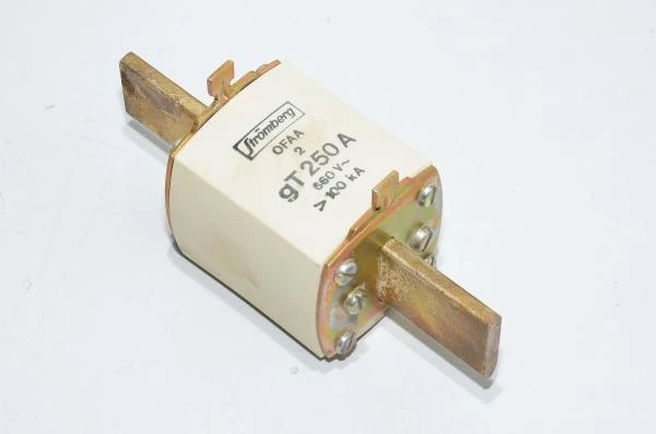 250A 690VAC NH2 gT 100kA Strömberg OFAA 2 knife-blade type fuse link with blow out indicator on side *new*
