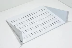 19" 3U 482x370x132mm valkoinen teräksinen laiteräkkihylly suorakulmaisilla reijillä ja 10,5x6,6mm ovaaleilla reijillä