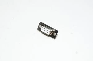 D-Sub 9-pin DE-9F naarasliitin juotoskupeilla *uusi*