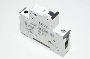25A 1-vaihe C-tyypin automaattisulake / johdonsuojakatkaisija Siemens 5SY61 C25 230VAC / 400VAC, musta vipu