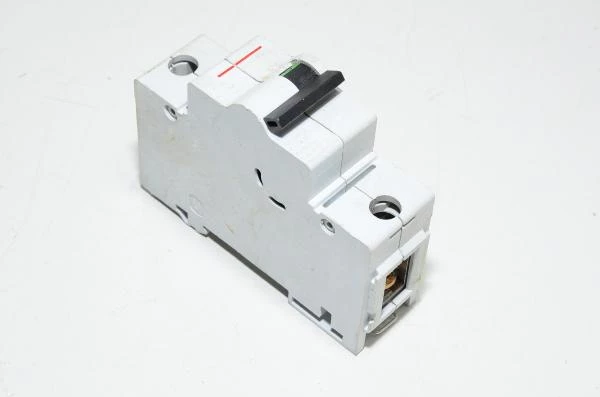 125A 1-phase C-type automatic fuse / circuit breaker General Electric Hti 671530 C125 240VAC / 415VAC