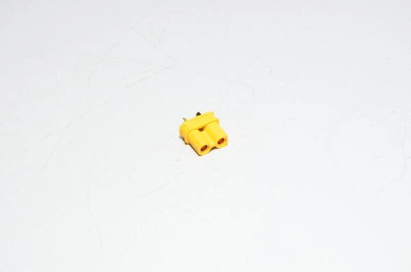 Amass XT30U-F3 yellow 2pin female power connector, 500VDC, 15/30A *new*