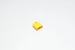 Amass XT30U-M3 keltainen 2pin uros virtaliitin, 500VDC, 15/30A *uusi*