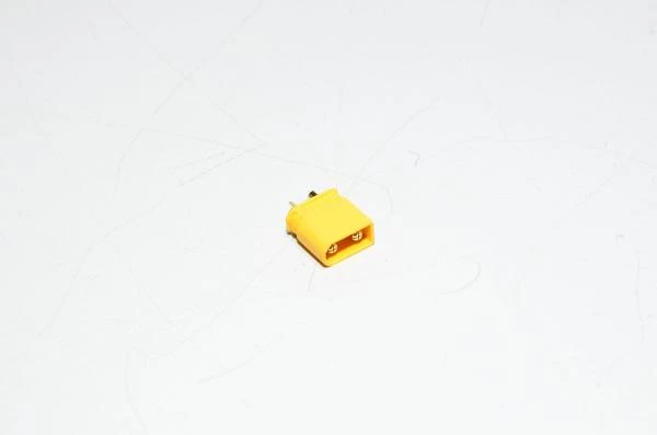 Amass XT30U-M3 yellow 2pin male power connector, 500VDC, 15/30A *new*