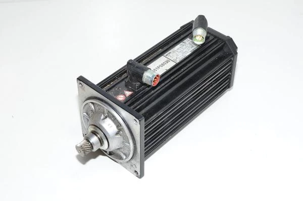Lenze MCA 13I41-RS0P2-Z0D0-ST5S00N-R0SU 13291360 asynchronous servo motor, 1,7kW, 4050rpm with worn out cogwheel
