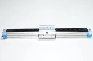 Festo DGPL-25-375-PPVA-KFB 161792 Pneumaattinen lineaari liukuyksikkö ohjurilla