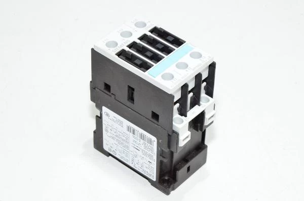Siemens 3RT1023-1B 40A / 575VAC 24VDC 3x NO + 1x NC contactor