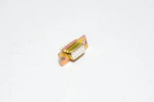 D-Sub 9-pin DE-9F naarasliitin juotostapeilla *uusi*