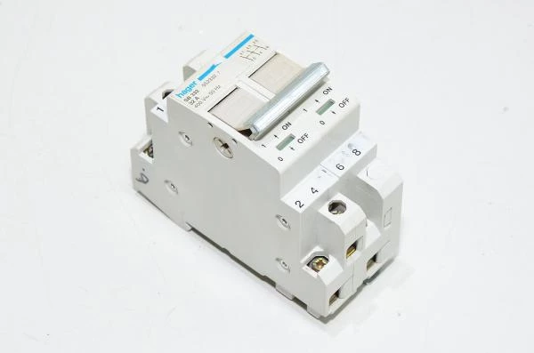 32A Hager SB 332 552332 7 400VAC kytkin 3 x NO koskettimella