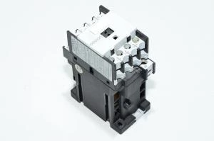 Omron J7K-BMA-10-D24V 20A / 690VAC, 24VDC, 3x NO + 1x NO kontaktori