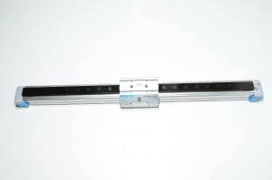 Festo DGPL-25-500-PPVA-KFB 161792 Pneumaattinen lineaari liukuyksikkö ohjurilla