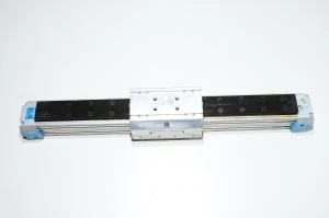 Festo DGPL-32-300-PPVA-KFB 161793 Pneumaattinen lineaari liukuyksikkö ohjurilla