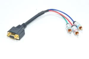 15pin sub DE-15F VGA signaalin muunnin 3x RCA uros tuloja