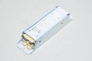 Helvar L36A-T 230 vähähäviöinen ja vähä-ääninen magneettinen kuristin 2x 18W tai 1x 36W loisteputkelle