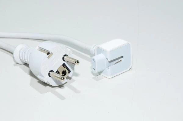 Apple ankanpää Volex APC70 virtalähteen liitinadaptorikaapeli Applen MagSafe virtalähteisiin 1,7m *uusi*