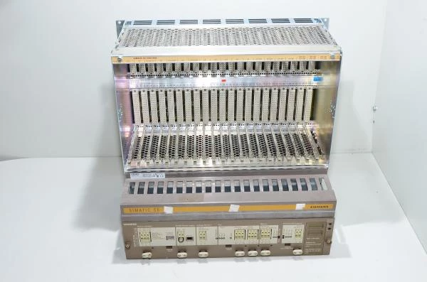 Siemens 6ES5 955-3LC42 Simatic S5 PLC virtalähdemoduuli ja kehikko (Taustalevy jossa 21x yksikönpaikkaa)