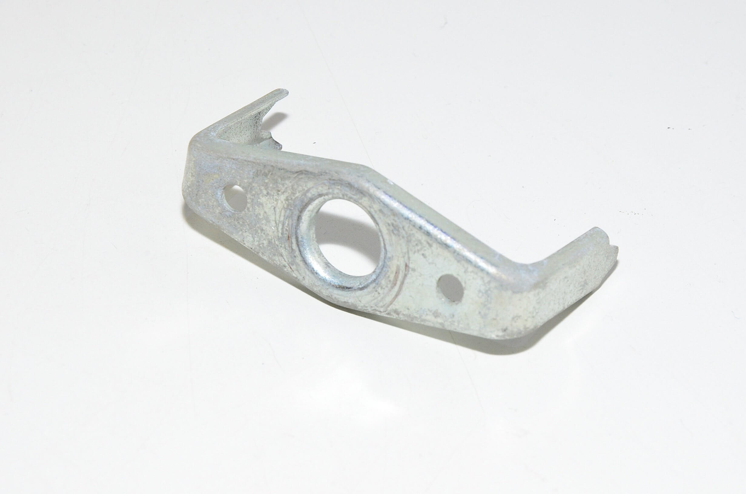 Pressure gauge panel mount with 68x30mm yoke and 1x15mm 2x 5,5mm holes