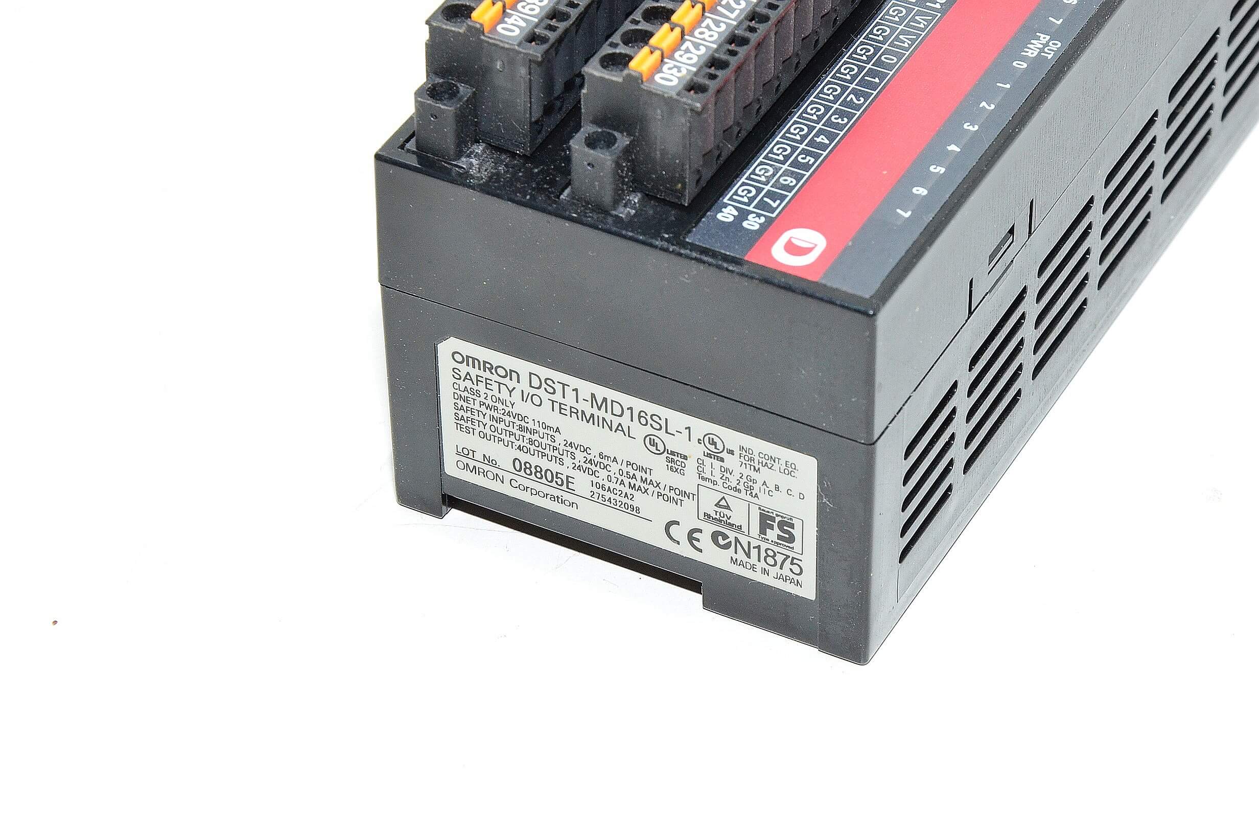 Omron DST1-MD16SL-1 safety I/O terminal *new*