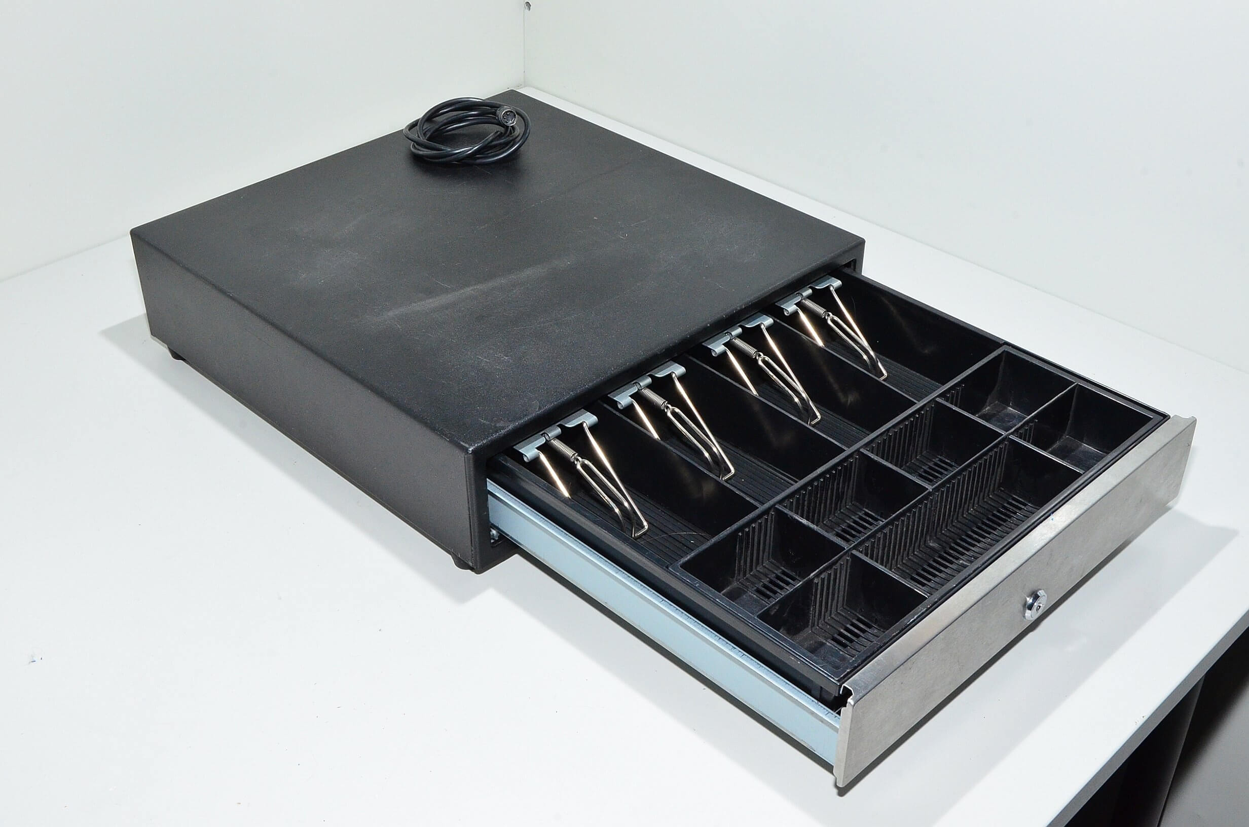 International Cash Drawer IDC 3S423BEP black solenoid operated