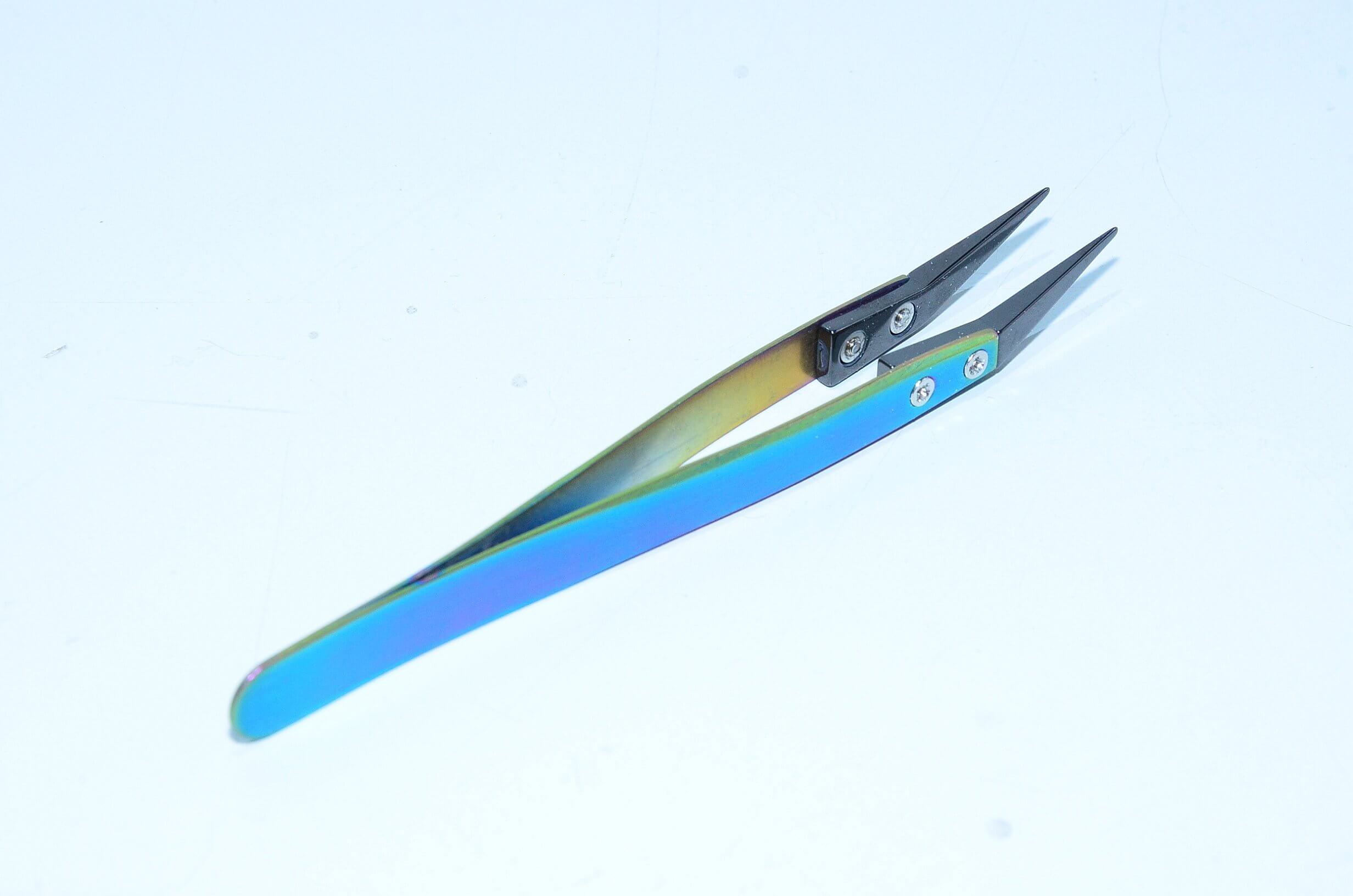 Colorful 125x10mm steel tweezers with 38mm angled black glossy finish